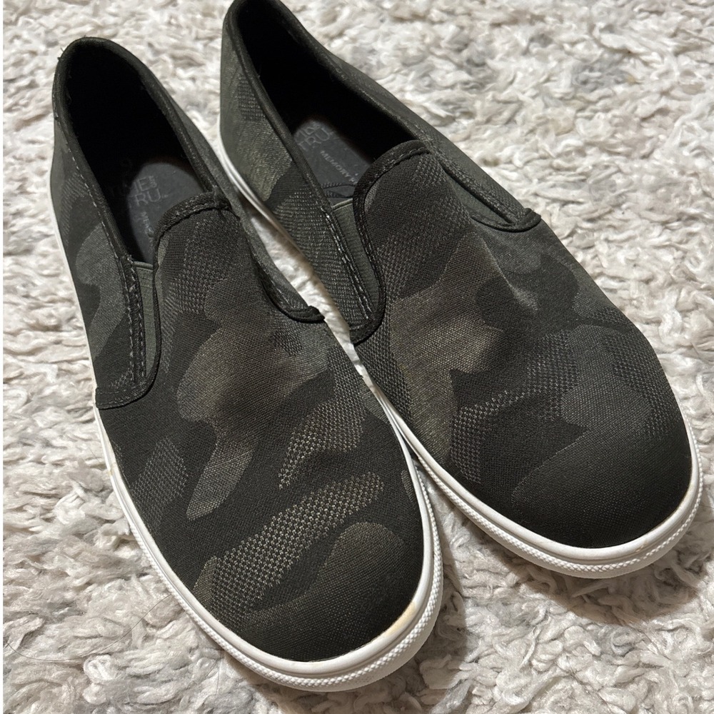 Camouflage Slip On Sneakers Shoes‎ memory Foam Time and Tru Women's size 9  EUC!